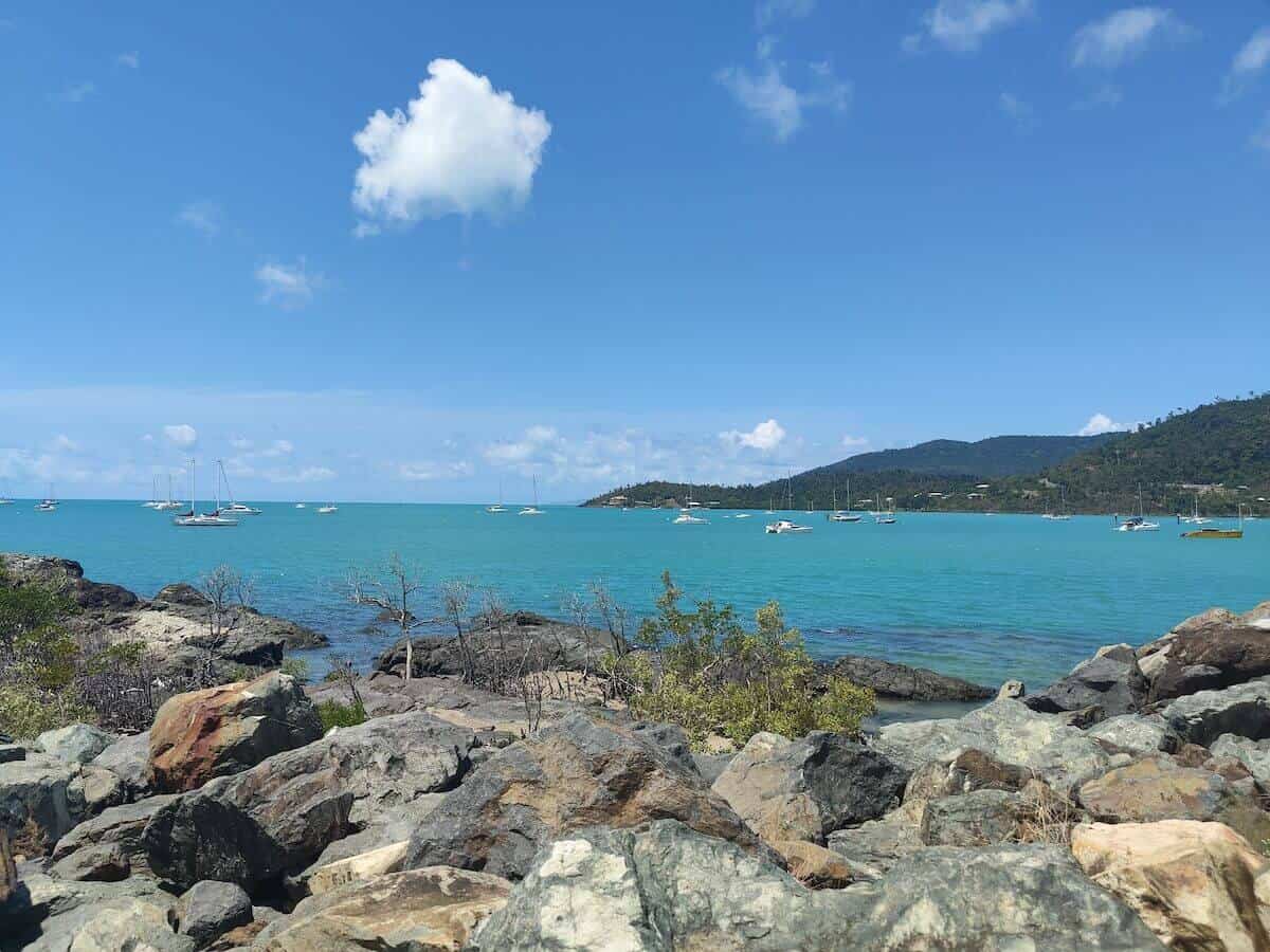 airlie beach coastline