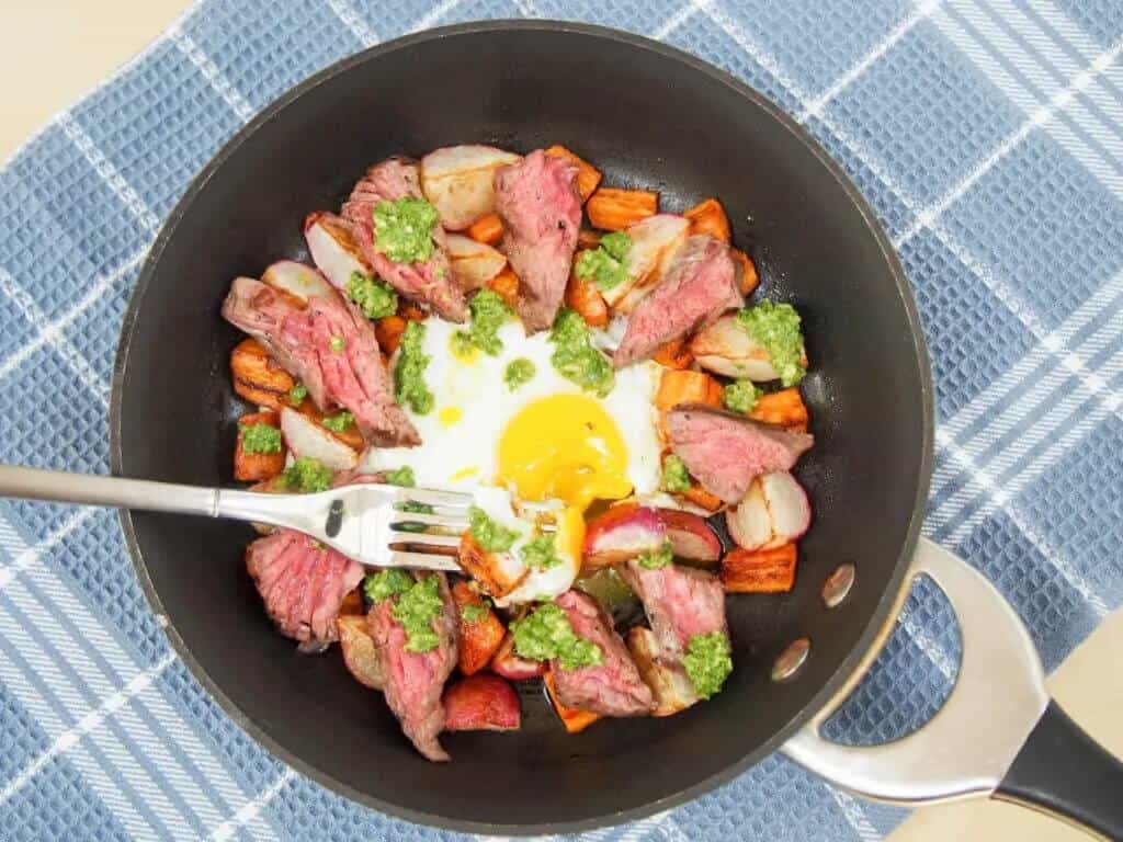 steak and veggies breakfast skillet