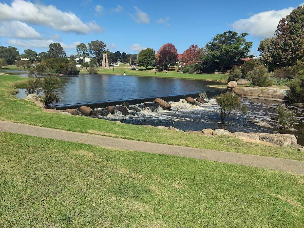 the giant thermometer in stanthorpe