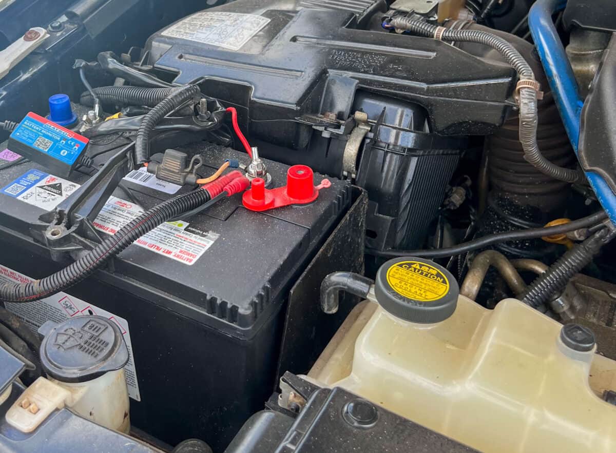 deep cycle battery in car 